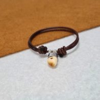 Pulsera con perla de venado montada en plata de ley, pulsera de cuero con nudos corredizos